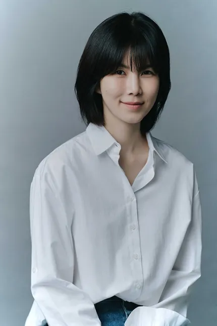 Gong Min-jung as Choi Hee-soo in Boyfriend on Demand